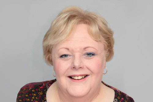 Head shot of Dr Pam Jarvis 